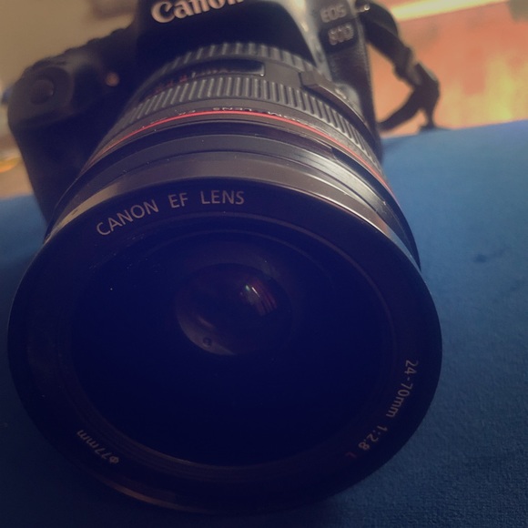 Canon 80 D with 24-70mm lens - Picture 1 of 5